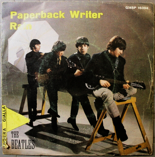 PAPERBACK WRITER, testo ironico di Paul McCartney su uno scrittore